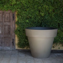 Bordato Liscio 618 vaso Serralunga ambientazione