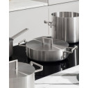 Alessi DC102/24 Convivio Casseruola bassa Ø 24 Induzione ambientazione