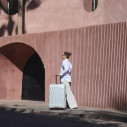 Valigia trolley C-Lite 75 Off White Samsonite ambientazione